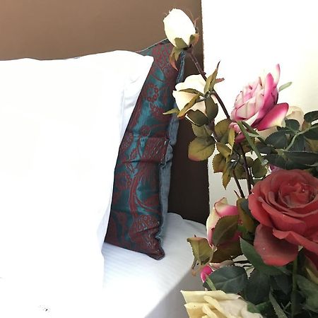 איסטמבול Esra Sultan Petrol Hotel מראה חיצוני תמונה