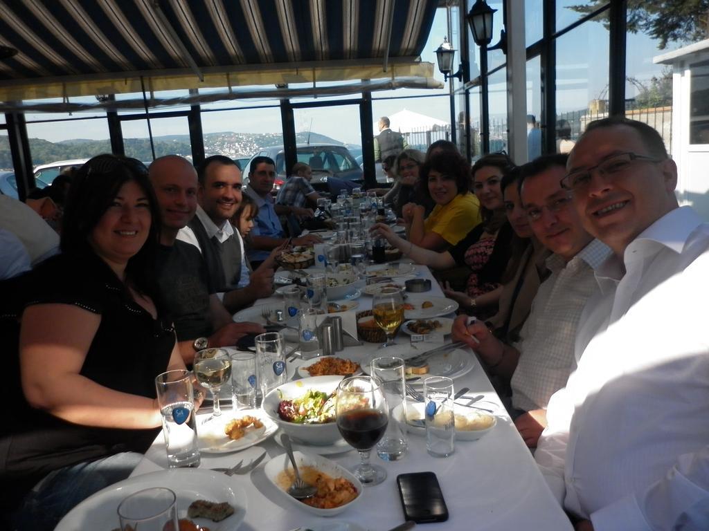 איסטמבול Esra Sultan Petrol Hotel מראה חיצוני תמונה