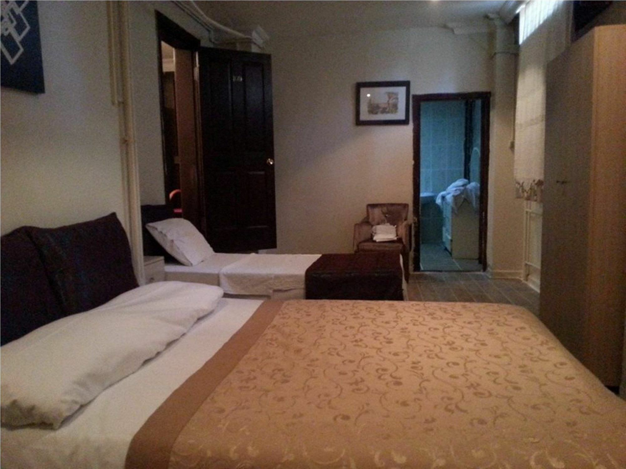 איסטמבול Esra Sultan Petrol Hotel מראה חיצוני תמונה
