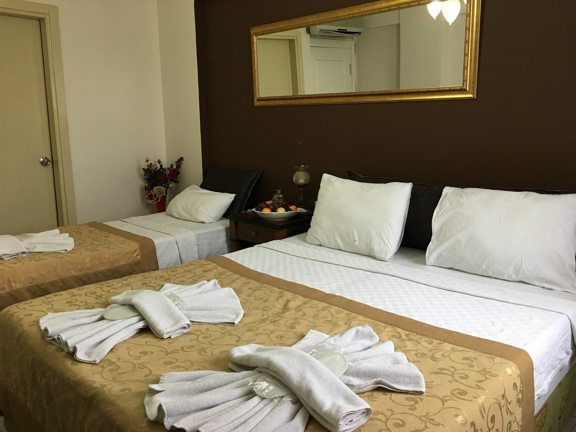 איסטמבול Esra Sultan Petrol Hotel מראה חיצוני תמונה