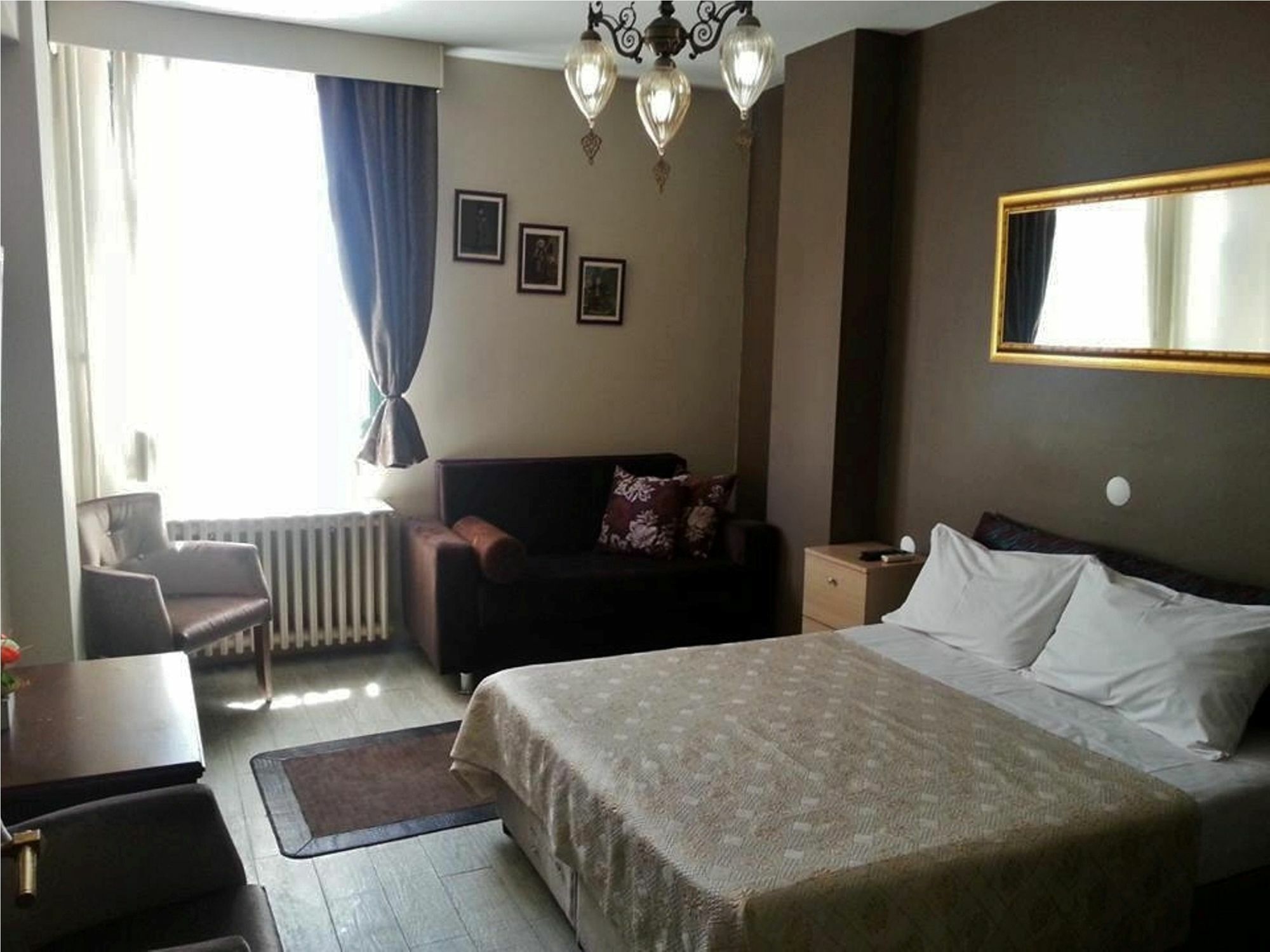 איסטמבול Esra Sultan Petrol Hotel מראה חיצוני תמונה